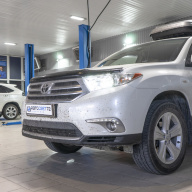 Замена штатных линз Toyota Highlander на светодиодные BI-LED