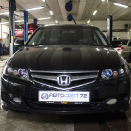 Honda Accord - замена старых выгоревших линз на новые биксеноновые линзы Hella 3R и покраска маски фар в черный матовый цвет.