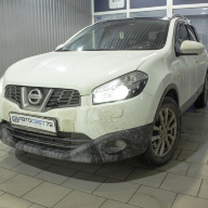 Замена линз в фарах Nissan Qashqai на биксеноновые Hella